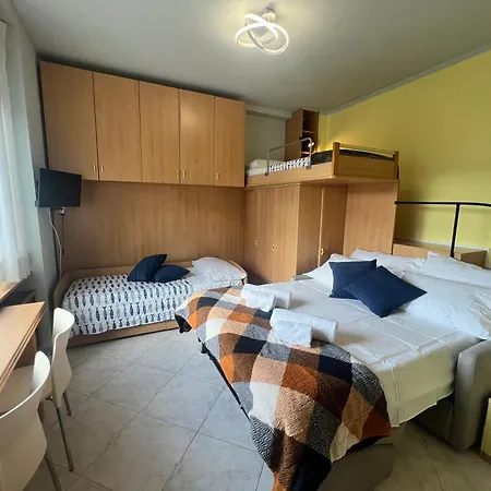 3' Feet From The Beach, Your Shelter By The Sea * Alassio
