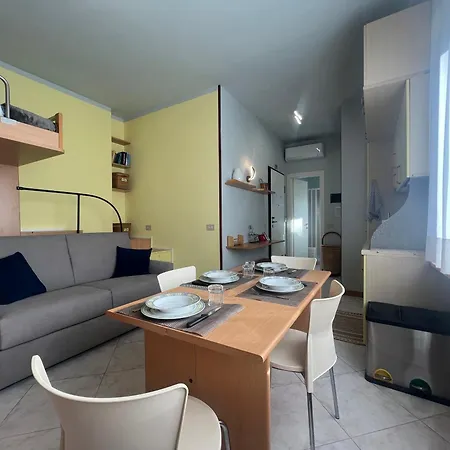 3' Feet From The Beach, Your Shelter By The Sea Apartamento Alassio